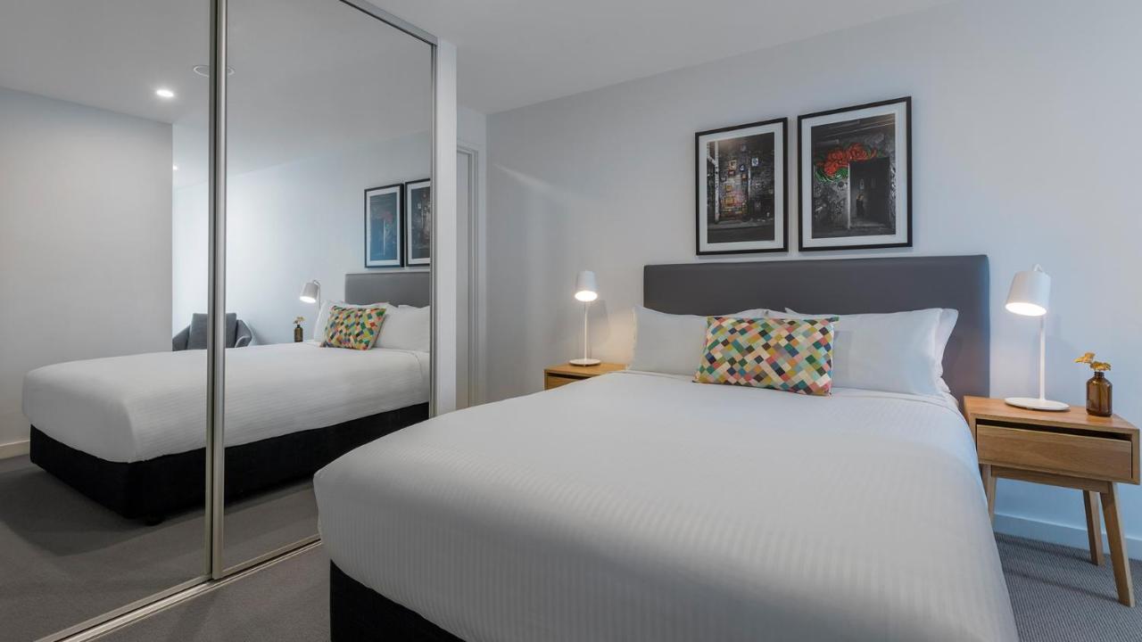 Oaks Melbourne Southbank Suites Exterior photo