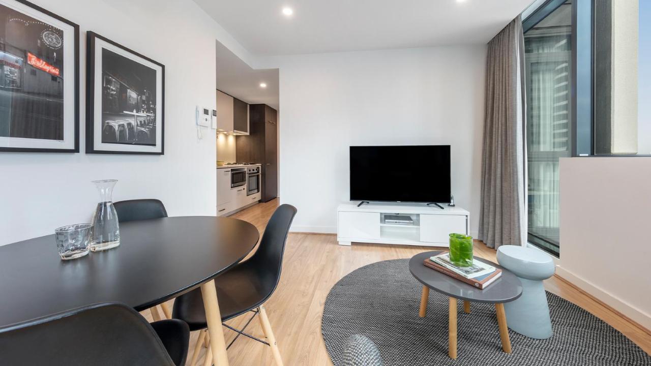 Oaks Melbourne Southbank Suites Exterior photo